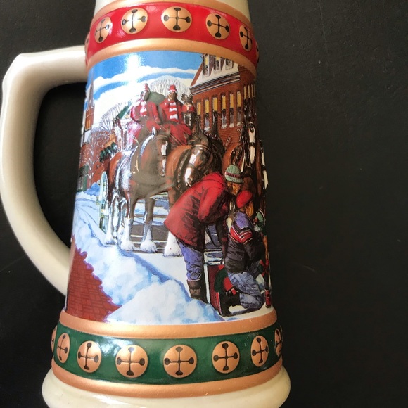 1993 Budweiser Holiday series mug in EUC - Picture 3 of 6